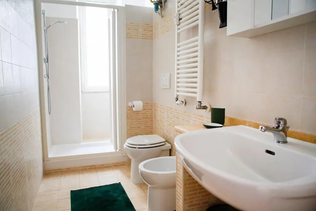 רומא A Comfortable Apartment For You In San Lorenzo 0*,  איטליה